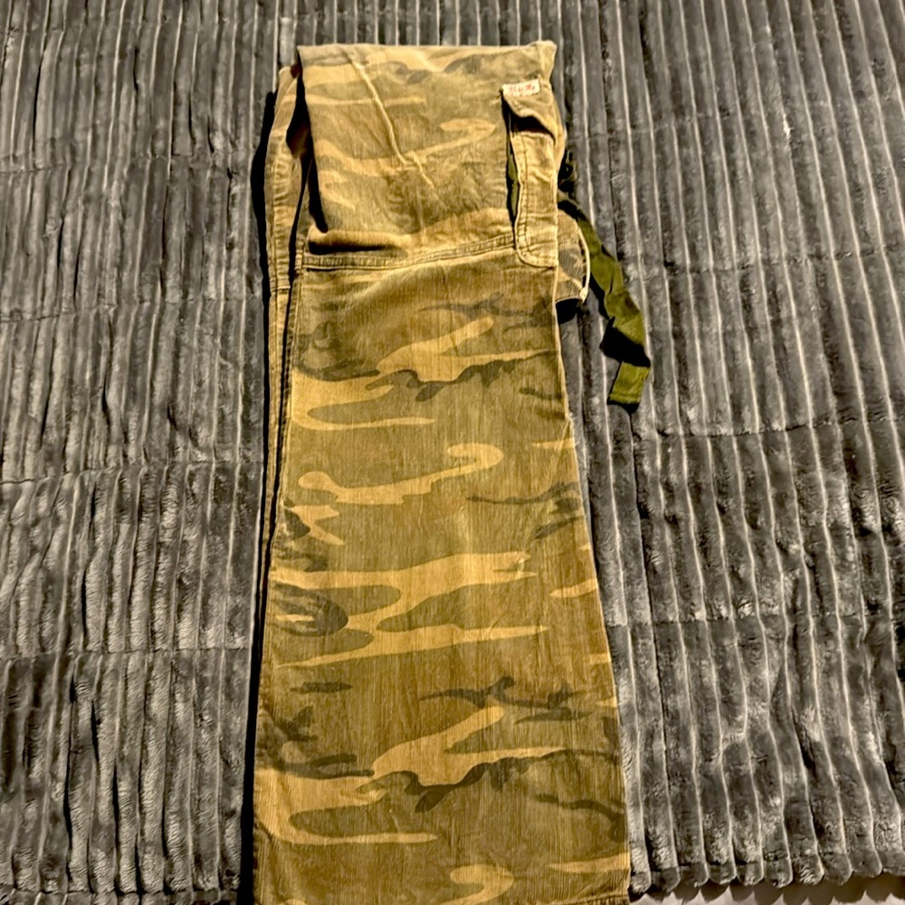 “Miss Me” corduroy camouflage, utility pants size S/26 waist 9” H leg 11” W - Picture 6 of 8